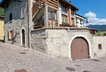 Monolocale con terrazza esclusiva e vista mozzafiato has Balcony rooms