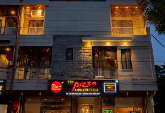 Hotel Shree Krishna has Smoking/Balcony rooms