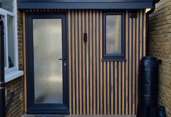 Self-contained annex, with parking. allows 18 year olds to book a room