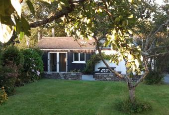 Cosy Cabin near Lough Hyne allows 18 year olds to book a room