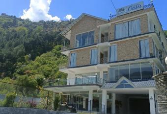 Gezellig Inn - Hotel Oasis has Balcony rooms