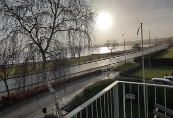 SKAU Beach View allows 18 year olds to book a room