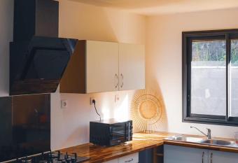 Villa la fournaise has Balcony rooms