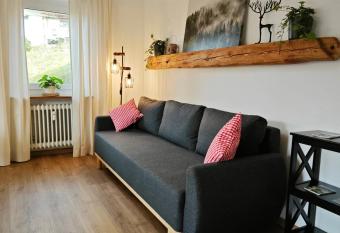 Schwarzwaldraum Schlossblick allows 18 year olds to book a room