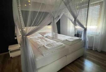 Ferienwohnung in Metzingen beim Outlet has Balcony rooms