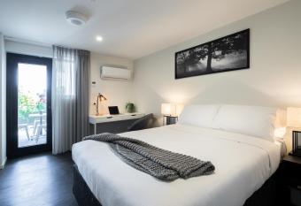 Ascot Budget Inn & Residences has Balcony rooms