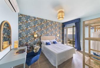 Hotel Villa Lubrense Sorrento has Balcony rooms