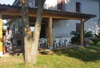 La Finestra Sul Cortile has Balcony rooms
