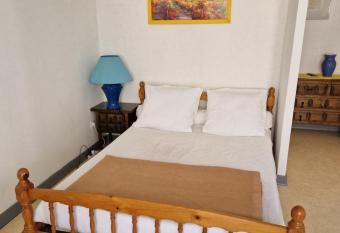 Appartement Am  lie les Bains au pied des THERMES has Balcony rooms