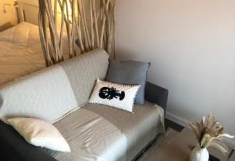 La Bulle Marine has Balcony rooms