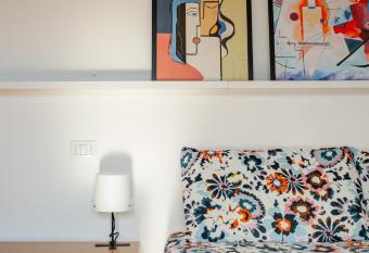 Urban Red Suite, Empoli has Balcony rooms