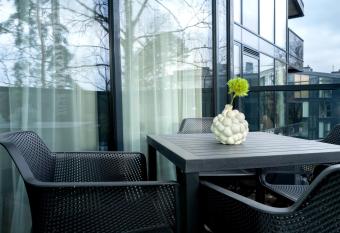 Holistic Skin & Wellness SPA Apartments has Balcony rooms