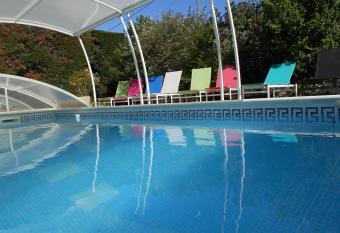 Les Tilleuls B&B has Balcony rooms