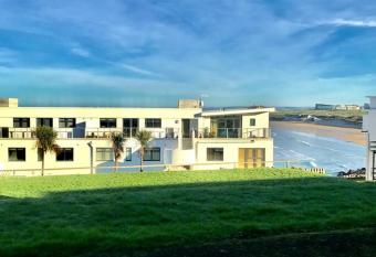 Oceanview - Fistral Beach has Balcony rooms