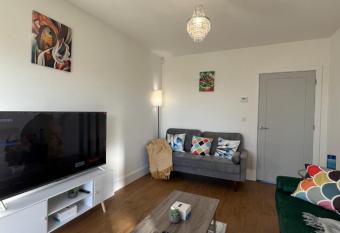 Sheffield New Luxury Home Near Me Free Parking has Balcony rooms