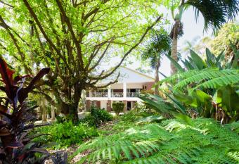 Summer Place Guest House has Balcony rooms