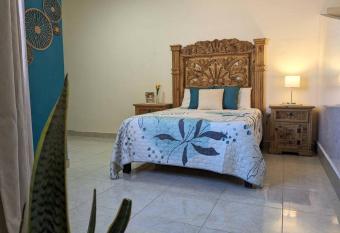 Estudio Balandra cerca del aeropuerto SJD allows 18 year olds to book a room