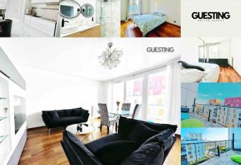 Top Apartment   le St-Denis aux Portes de Paris has Balcony rooms