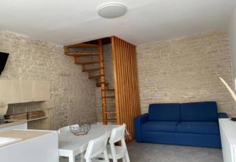 G  te de La baleine has Balcony rooms