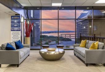 Best Western Plus Lake Front Hotel has Balcony rooms