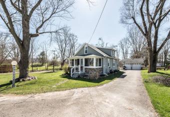 Fonda Lake Bungalow allows 18 year olds to book a room