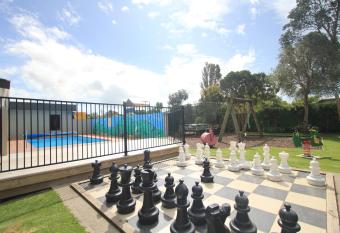 New Plymouth TOP 10 Holiday Park allows 18 year olds to book a room