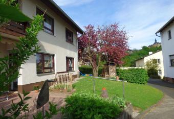 Wohnen mit Schlossblick - FeWo has Balcony rooms