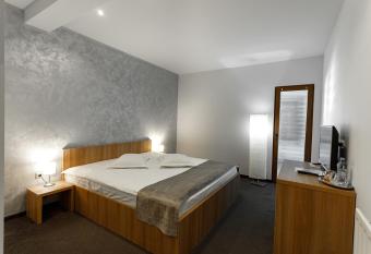 Pensiunea Kristall Tecuci has Balcony rooms