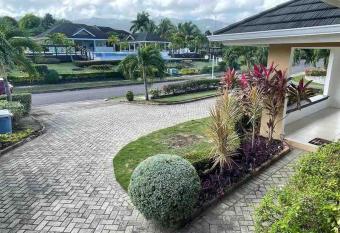 Oasis @ Richmond Estate - Ocho Rios - St Ann allows 18 year olds to book a room