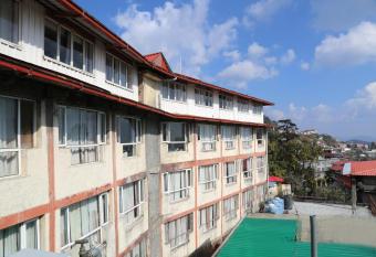 Hotel Royal Queen - Mall Road allows 18 year olds to book a room