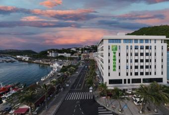 Holiday Inn Express Zhuhai Guishan Island, an IHG Hotel has Balcony rooms