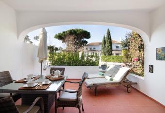 Bia has Balcony rooms