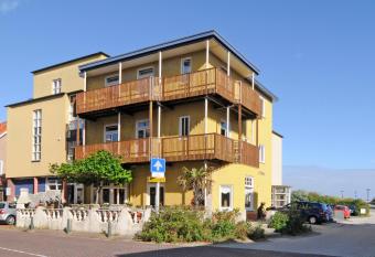 Hotel Nehalennia allows 18 year olds to book a room