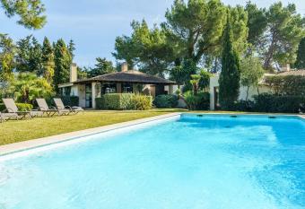 Can Canaver has Balcony rooms