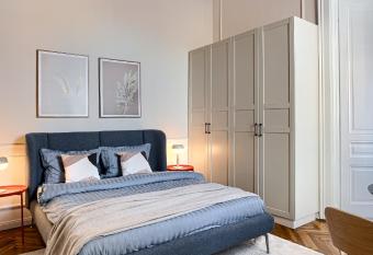 City Center Art Apartment allows 18 year olds to book a room