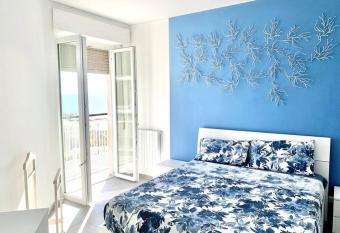 [10 min. da Sanremo] Appartamento Vista Mare has Balcony rooms