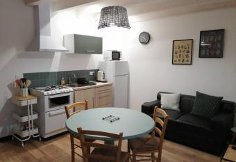 Studio aux Granges du Vilaret allows 18 year olds to book a room