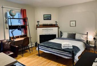 Cozy Apt #4 in DT Halifax has Balcony rooms