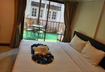 the L Hua Hin has Balcony rooms