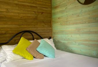 Caba  a de monta  a has Balcony rooms