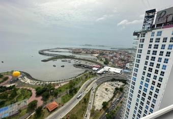 Amazing Ocean View 1bed Suite has rooms with a private hot tub