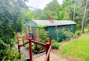 Birdsong Train Carriage Cabin with Outdoor Bath has Balcony rooms
