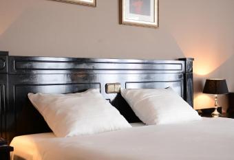 Amr  th Grand Hotel Frans Hals has rooms with a private hot tub