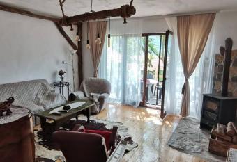 Etno sme  taj Stojadinovi   has Balcony rooms