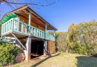 Joli Chalet has Balcony rooms
