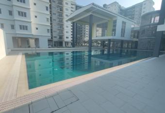 EasyStay Kampar (near UTAR) 5bedrooms 10pax Free WiFi has Balcony rooms