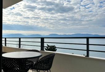 Zen Residence has Balcony rooms