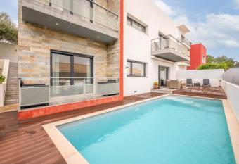 GuestReady - Comfortable Getaway in Sesimbra has Balcony rooms