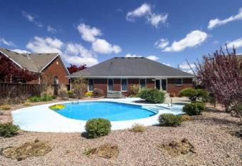 Spacious Derby Home with Hot Tub has rooms with a private hot tub