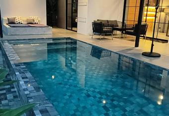 Sakhu Pool Villa has Balcony rooms